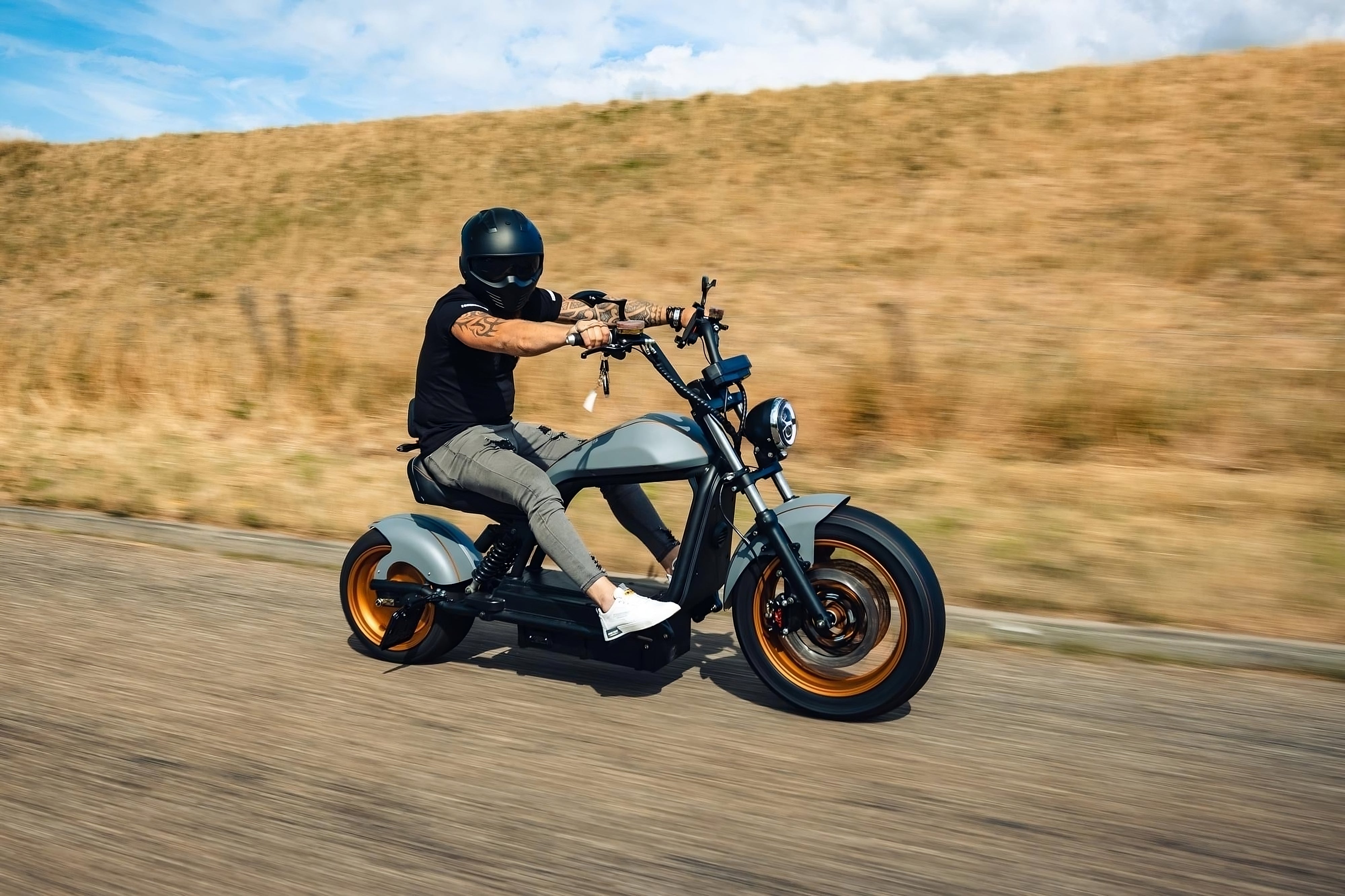 Übersichtliche Seite mit allen wichtigen Informationen zu Star-Biker: Community, Artikel, Führerscheine, Straßenzulassung, Akkutechnologie, Messen, Ratenzahlung und Händlerprogramm.