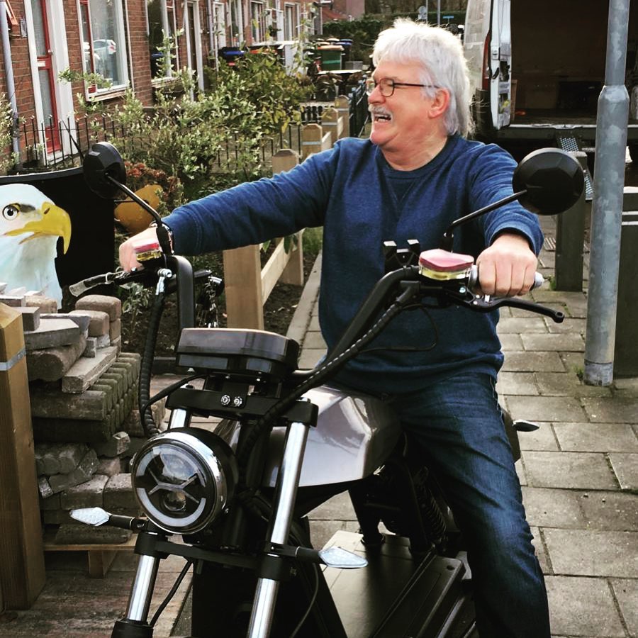 Star-Biker E-Roller und E-Chopper – Führerscheinklassen für 25 km/h, 45 km/h und 125 km/h im Überblick.